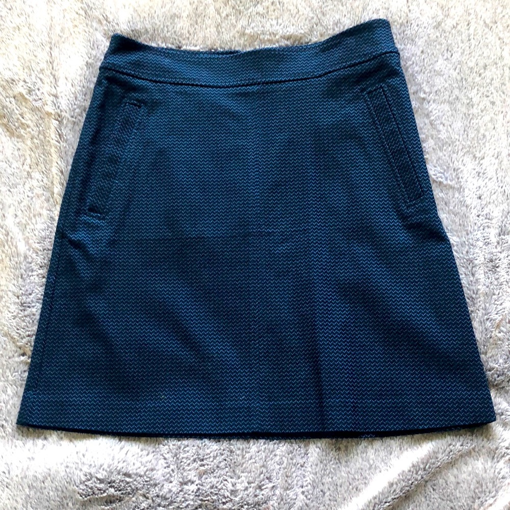 Loft skirt with pockets